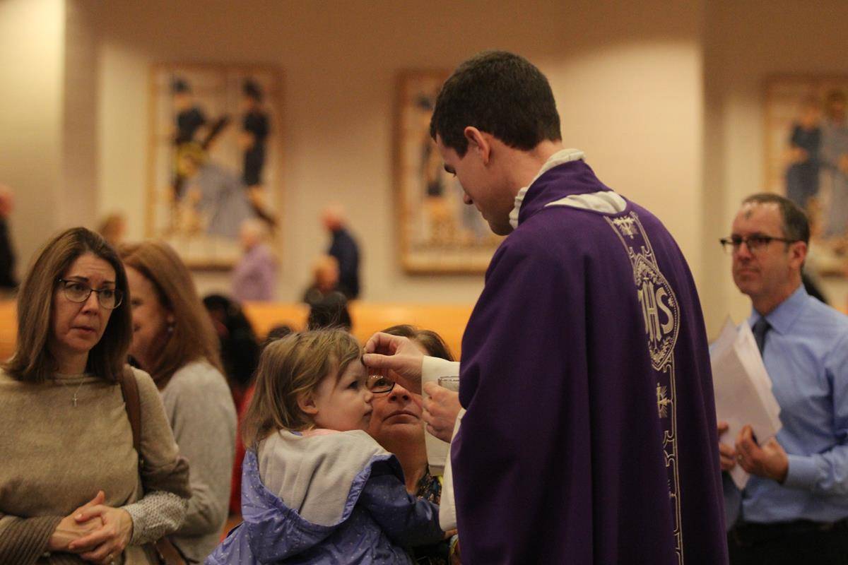 IMG_4297 (CHARLOTTE — Ash Wednesday Mass at St. Matthew Church Feb. 26. (Photo by SueAnn Howell, Catholic News Herald.))