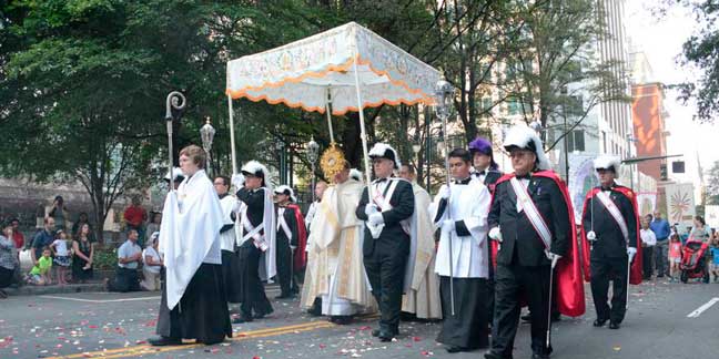 091616 ec procession