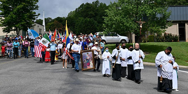 080522 procession