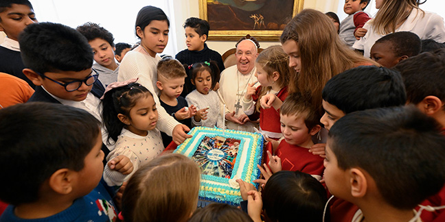 Pope focuses on mothers and children before Christmas